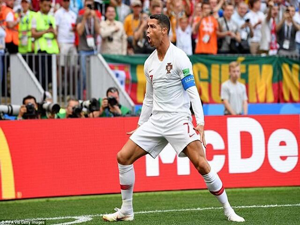 Ronaldo-la-cau-thu-vang-trong-lang-bong