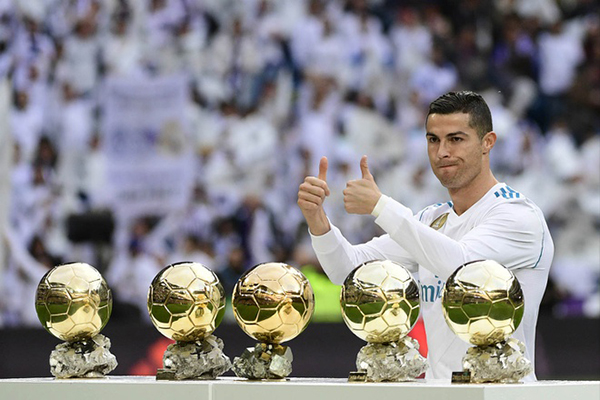 Ronaldo-lien-tiep-nhieu-nam-dat-giai-qua-bong-vang