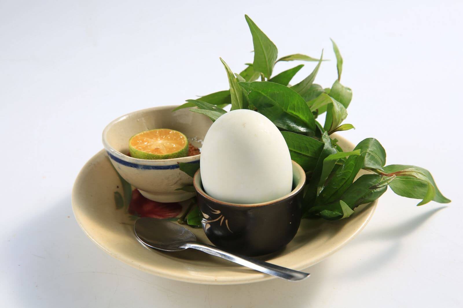 Bà bầu nên ăn trứng vịt lộn vào thời điểm nào là tốt nhất?